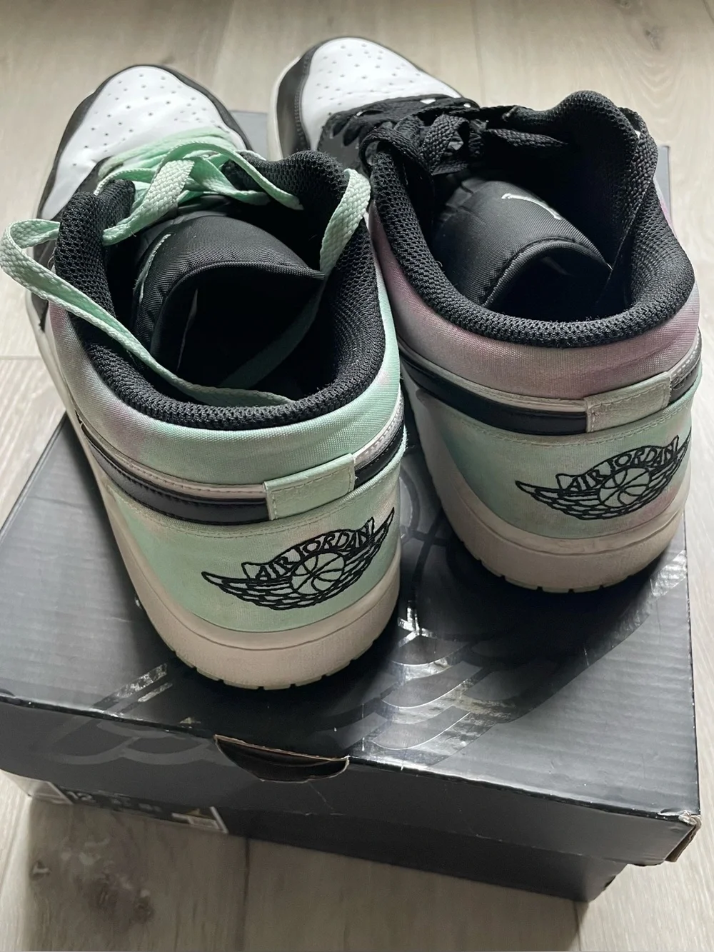 Nike Air Jordan 1 Low SE White Black Purple Sea foam Green - Size 12 - Picture 3 of 5